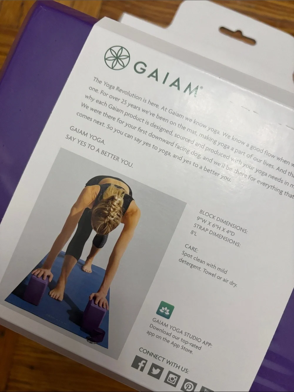 GAIAM Purple Yoga Strap and Two-Block Set
